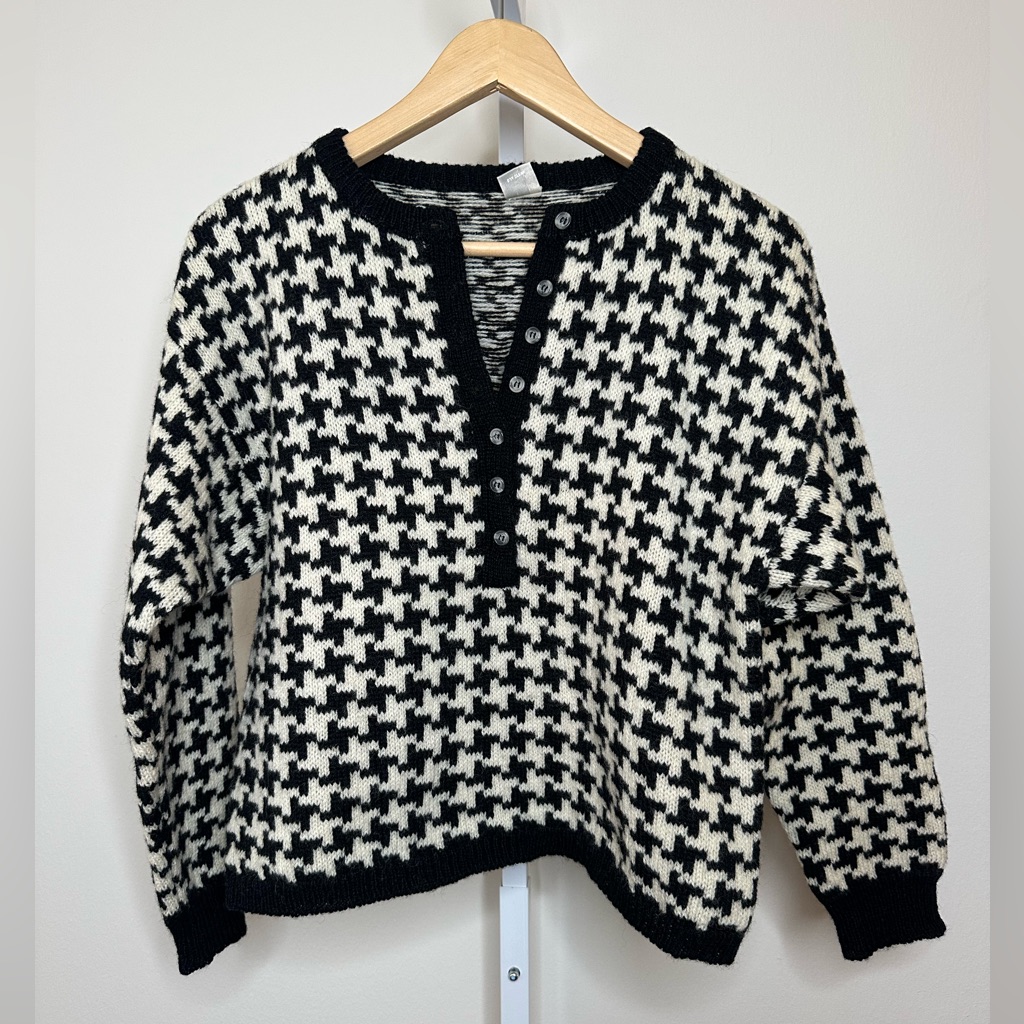 Vintage 100 Wool Sweater In Size S Vintage 100 Wool Sweater In Size S